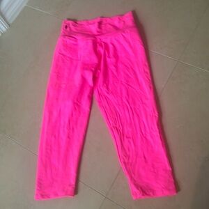 Hot pink knee length leggings size medium
